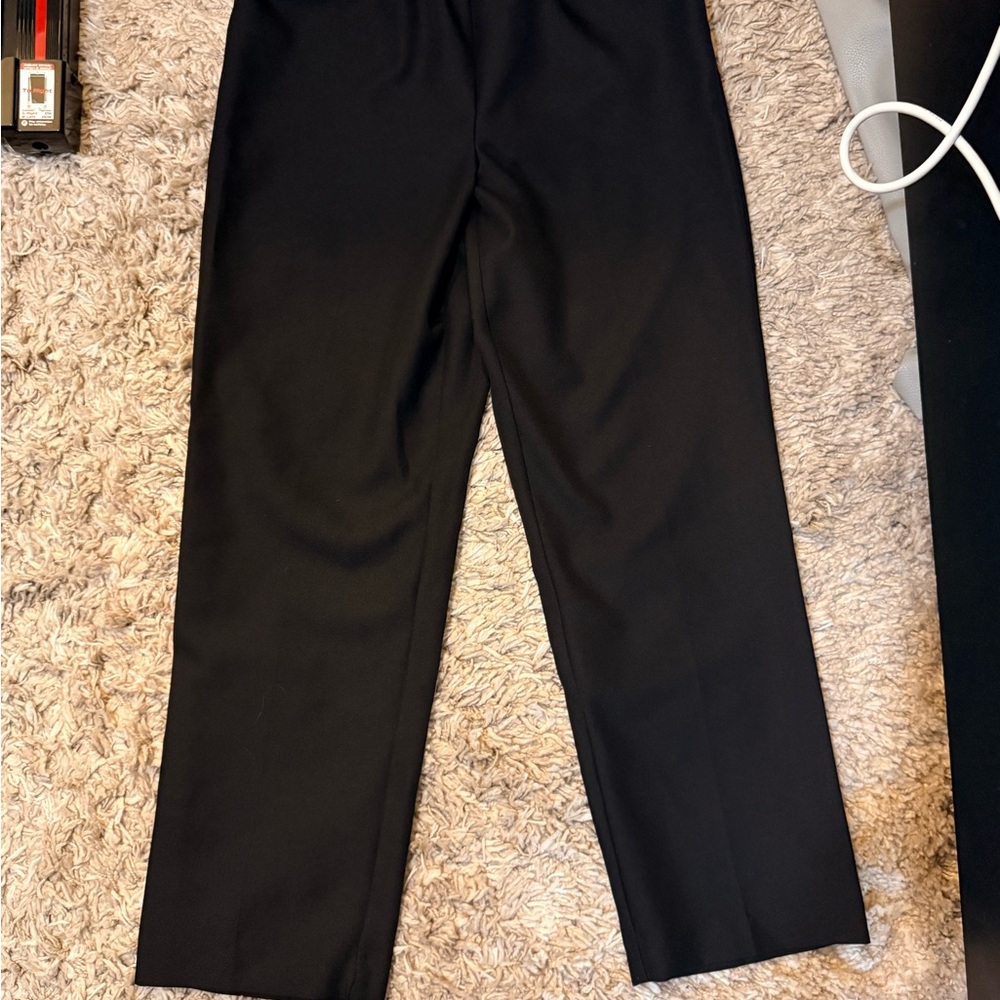 Elegant Black Women's Cropped Pants